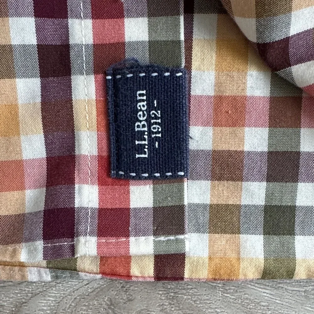 L.L. Bean Men's Checkered Traditional Fit‎ Button Down Shirt, size M-REG